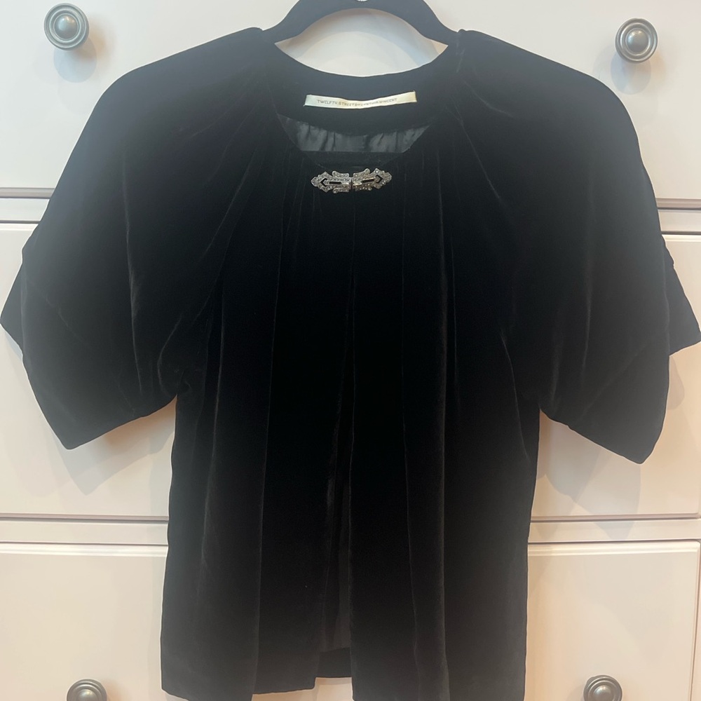 Twelfth Street by Cynthia Vincent Silk-Blend Velvet Top Art Deco Clasp Petite